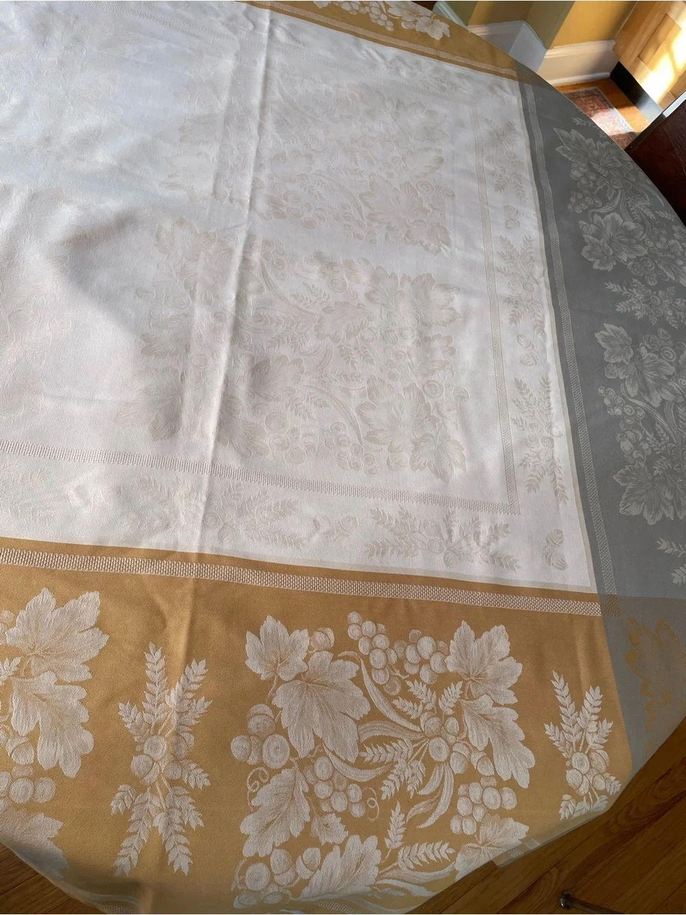 Benson Mills Vintage Tablecloth Oblong 60 x 120 Harvest Jacquard Pattern